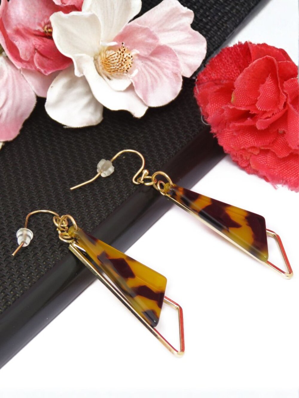 Stylish Tortoiseshell Dangle Earrings for Women Lightweight Gold Plated Jewelry